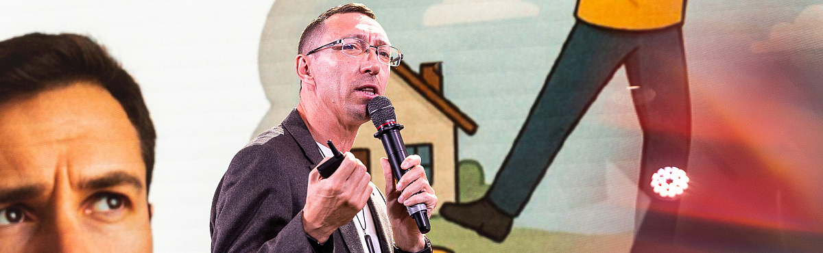 ВИТАЛИЙ НАУМОВ: «МЫШЛЕНИЕ — ЭТО НОВАЯ ВАЛЮТА МАСШТАБИРОВАНИЯ. И У НЕЁ ЕСТЬ КУРС»